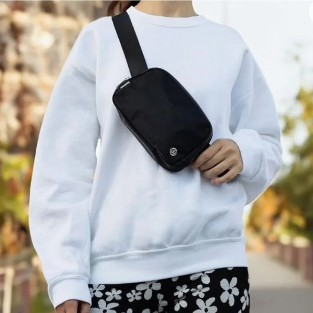 Lululemon Everywhere Belt Bag 1L Original Strap Black Nwt - Picture 1 of 14